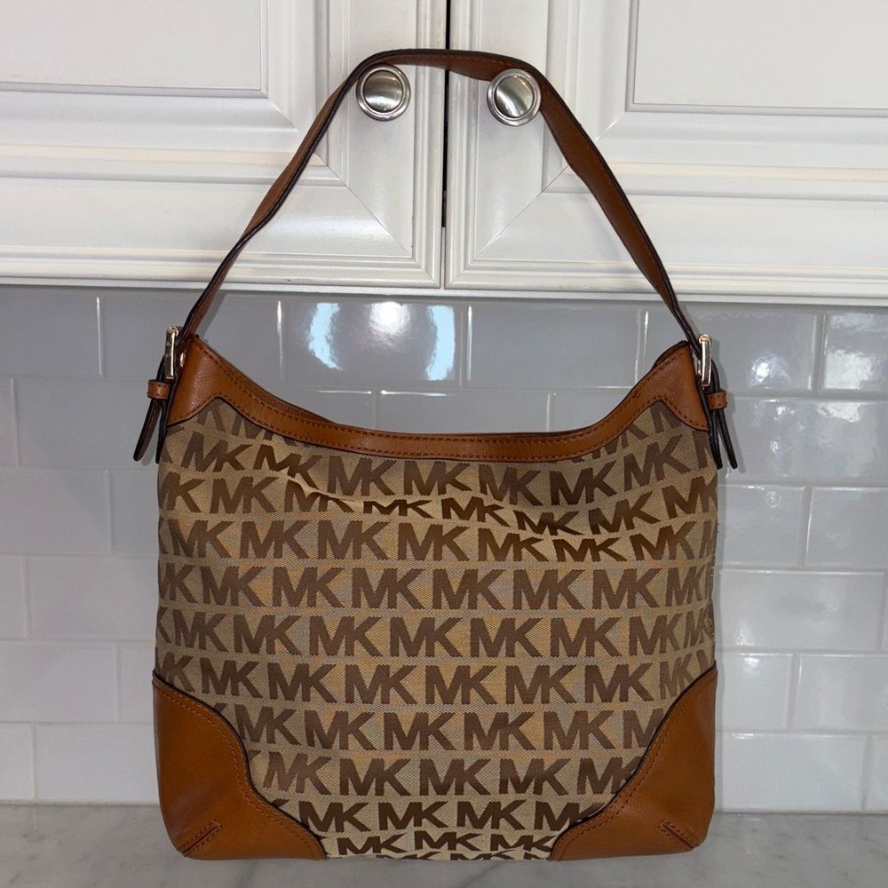 Michael Kors Bag Purse Handbag Millbrook Signature Jacquard Large Shoulder Hobo - Picture 4 of 16